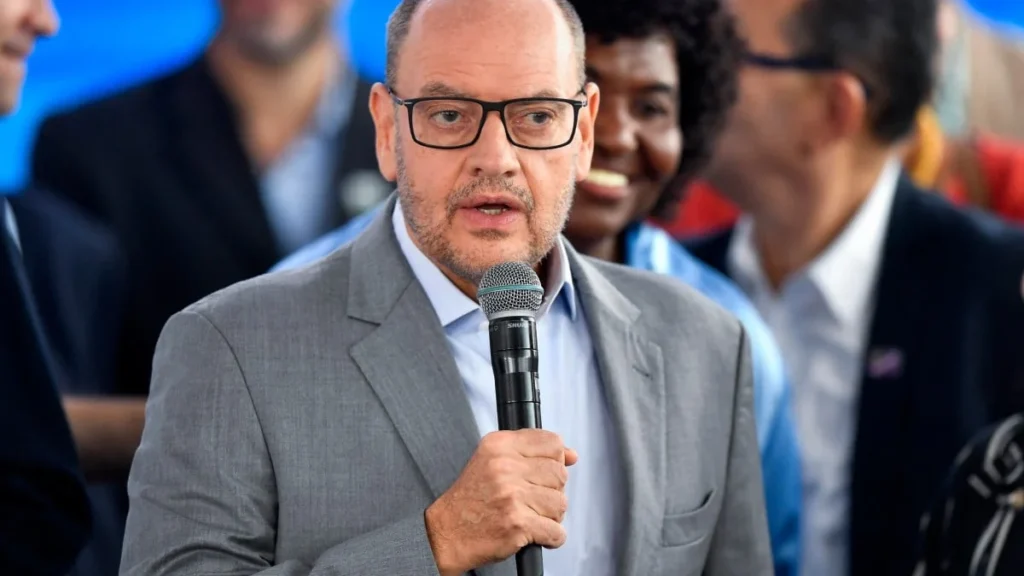 Maioria dos Eleitores Aprova Governador Interino do Rio de Janeiro, Revela Pesquisa Paraná Pesquisas