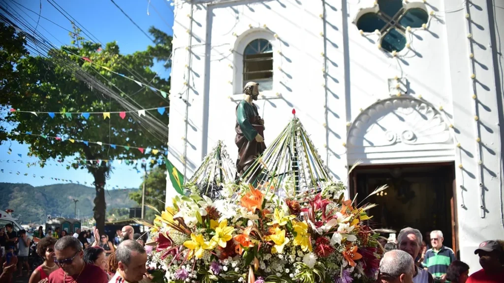 Fé e Tradição Marítima: Celebração de São Pedro em Jurujuba Completa 130 Anos