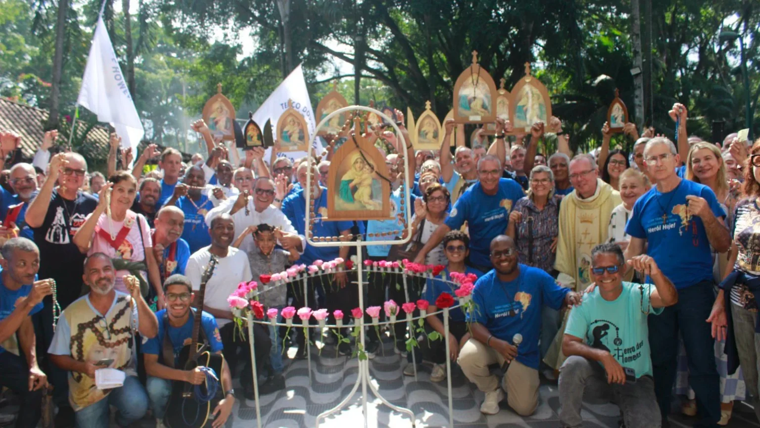 Terço dos Homens reúne 500 peregrinos no Rio de Janeiro em evento histórico