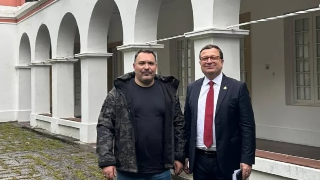 Príncipe brasileiro luta por posse do Palácio Grão-Pará em Petrópolis