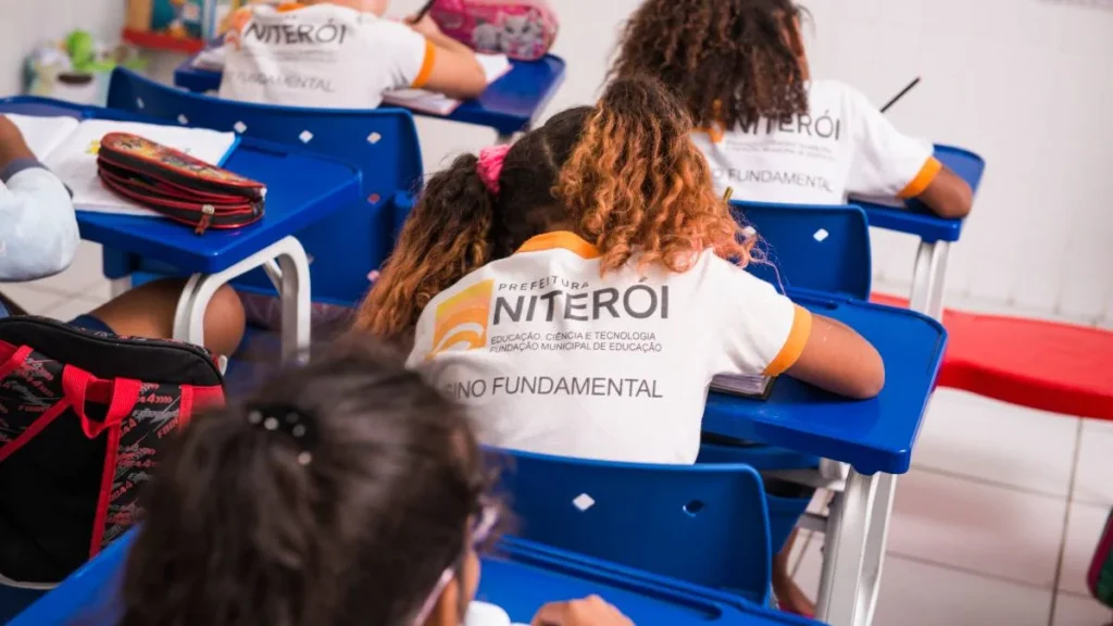 Niterói abre 141 vagas temporárias para profissionais da educação em 2024 Niterói abre 141 vagas temporárias para profissionais da educação em 2024