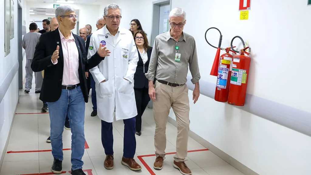 UFRJ inaugura primeira UTI Inteligente do SUS e novo acelerador linear no HUCFF