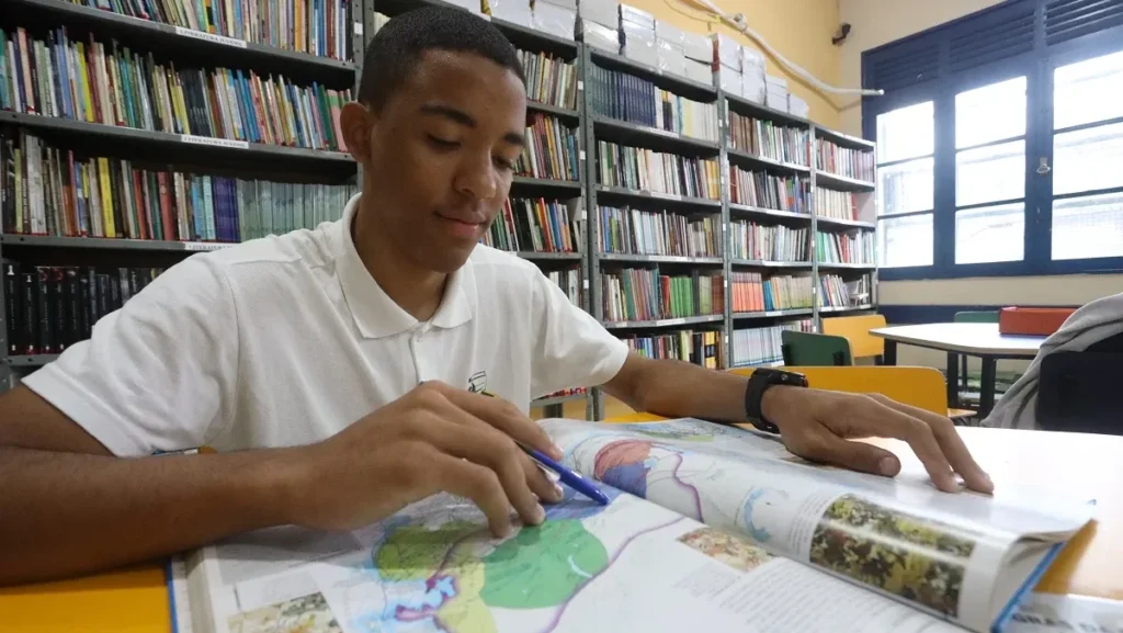 Programa Poupança Escola em Niterói cresce 139% e impulsiona educação local