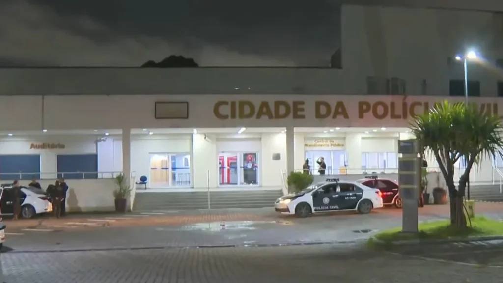 Operação em São Gonçalo prende traficantes do CV suspeitos de tortura contra duas mulheres Operação em São Gonçalo prende traficantes do CV suspeitos de tortura contra duas mulheres