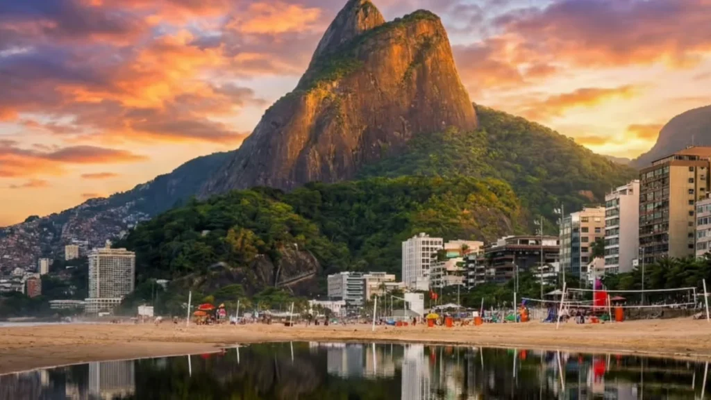 Previsão do Tempo no Rio de Janeiro: Chuva Moderada e Temperaturas Oscilantes na Semana