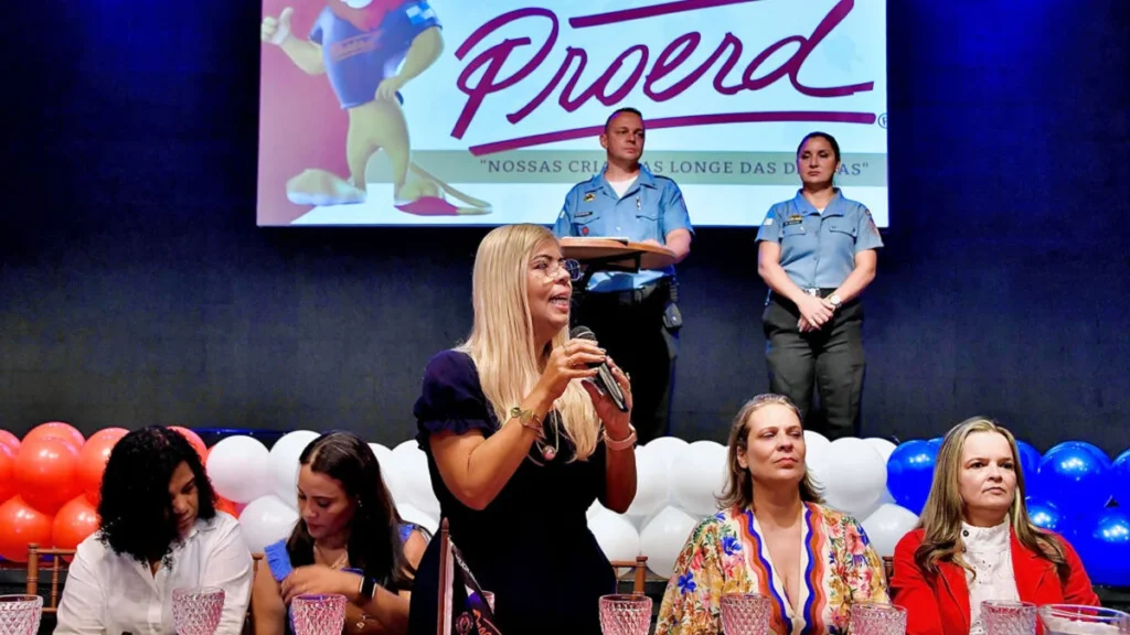 Proerd forma 183 alunos na Escola Municipal Tenente Mozart em Belford Roxo