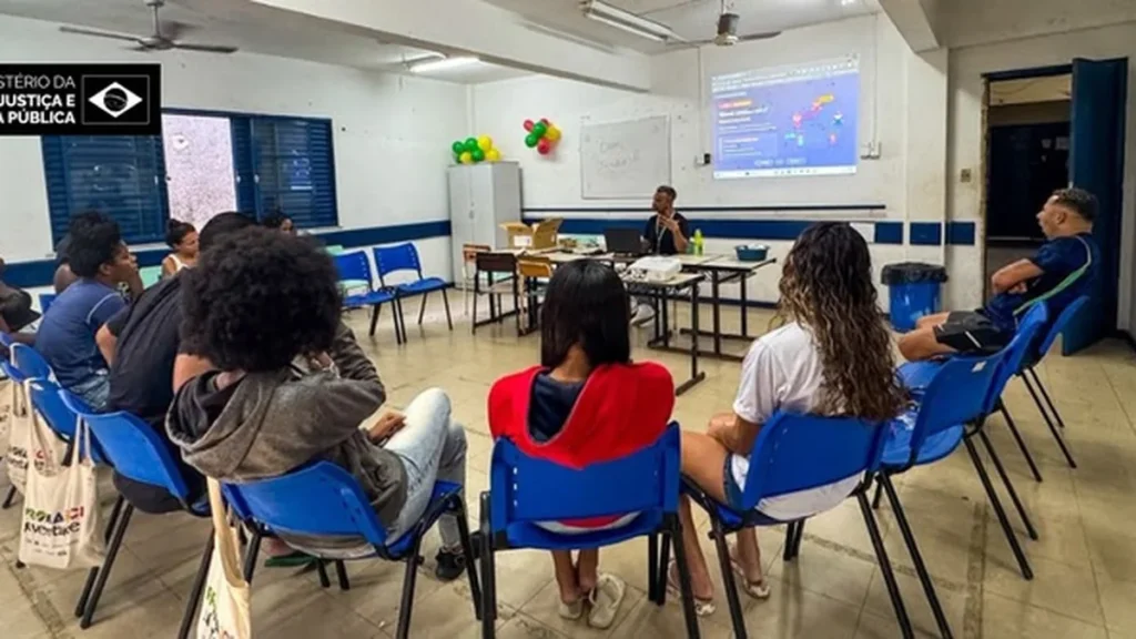 Pronatec amplia qualificação profissional para jovens do Pronasci no Rio e Salvador
