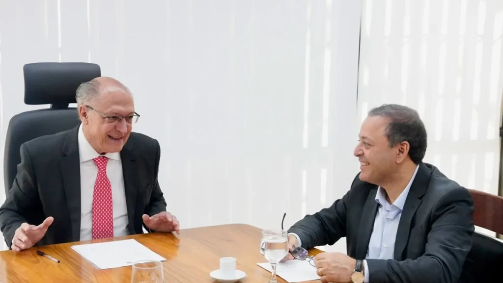 Prefeito Rodrigo Neves fortalece parcerias em Brasília para impulsionar Niterói Prefeito Rodrigo Neves fortalece parcerias em Brasília para impulsionar Niterói