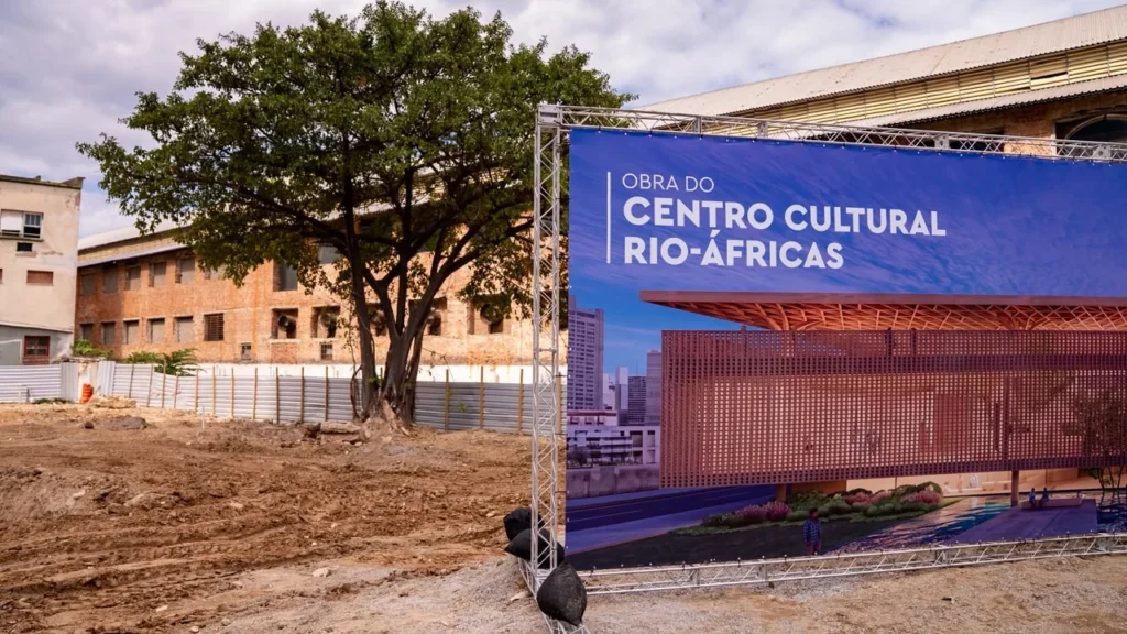 Prefeito Eduardo Cavaliere dá início às obras do Centro Cultural Rio-Áfricas na Pequena África