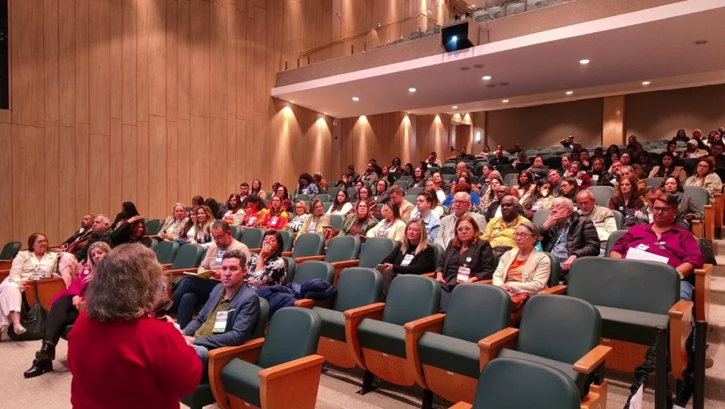 Conferência em Teresópolis define propostas para fortalecer o SUS e melhorar atendimento local Conferência em Teresópolis define propostas para fortalecer o SUS e melhorar atendimento local