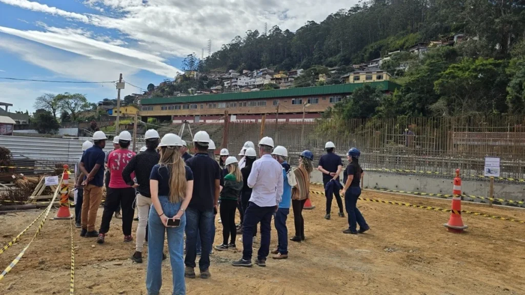 Obras da ETE Itamarati avançam e ampliam tratamento de esgoto para mais de 40 mil moradores em Petró