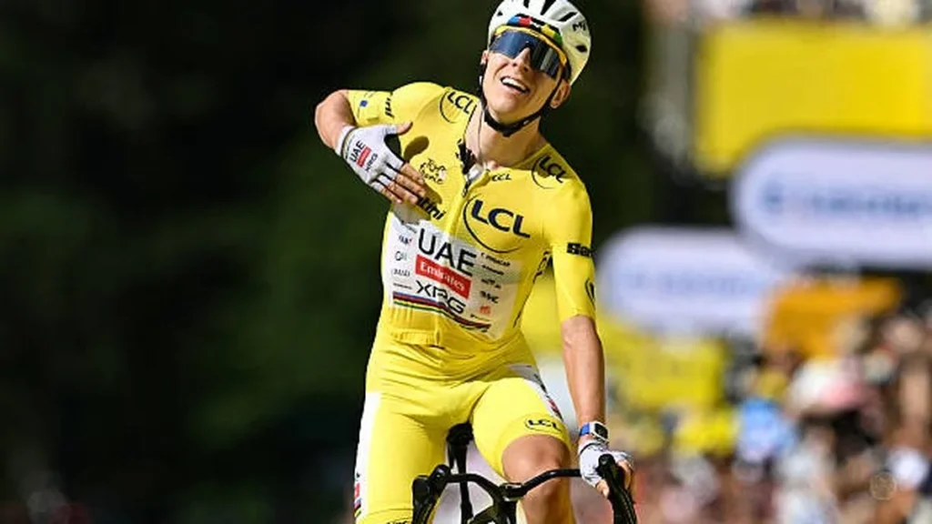 Tadej Pogačar amplia liderança e busca recorde histórico no Tour de France