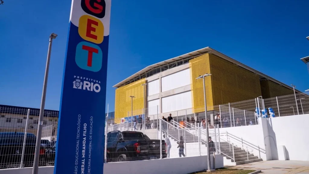 Rio inaugura novo Ginásio Educacional Tecnológico e chega a 1.560 escolas municipais Rio inaugura novo Ginásio Educacional Tecnológico e chega a 1.560 escolas municipais